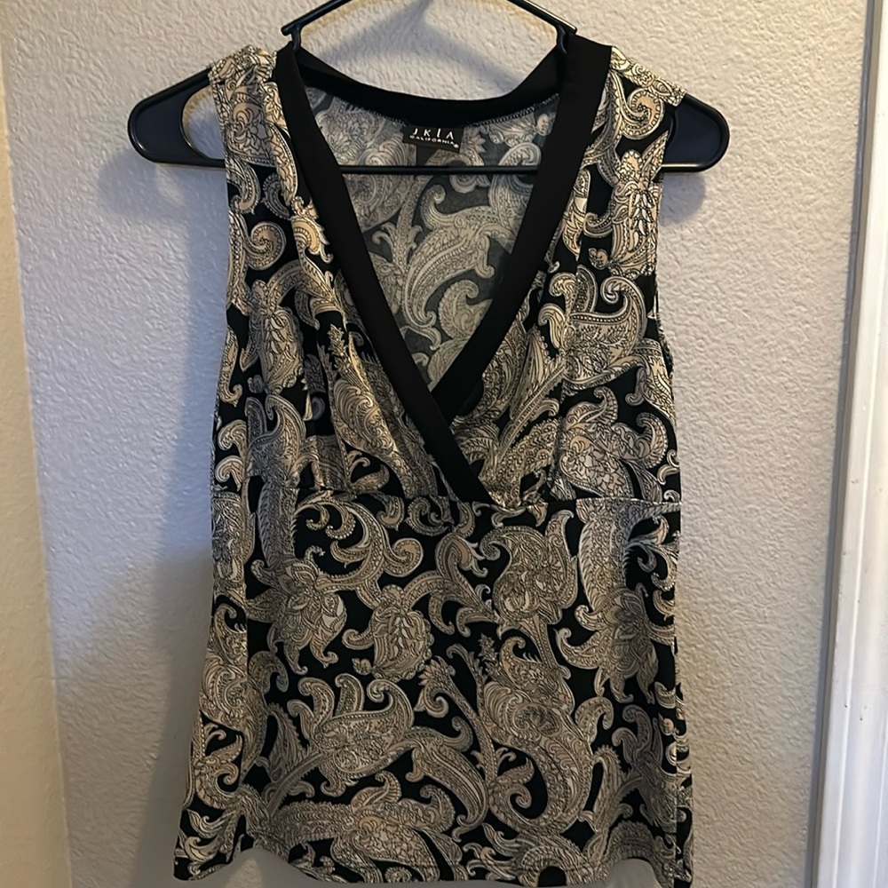 JKLA California Ladies Sleeveless Blouse